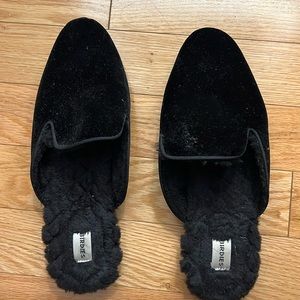 Birdies black faux fur slides size 7.5